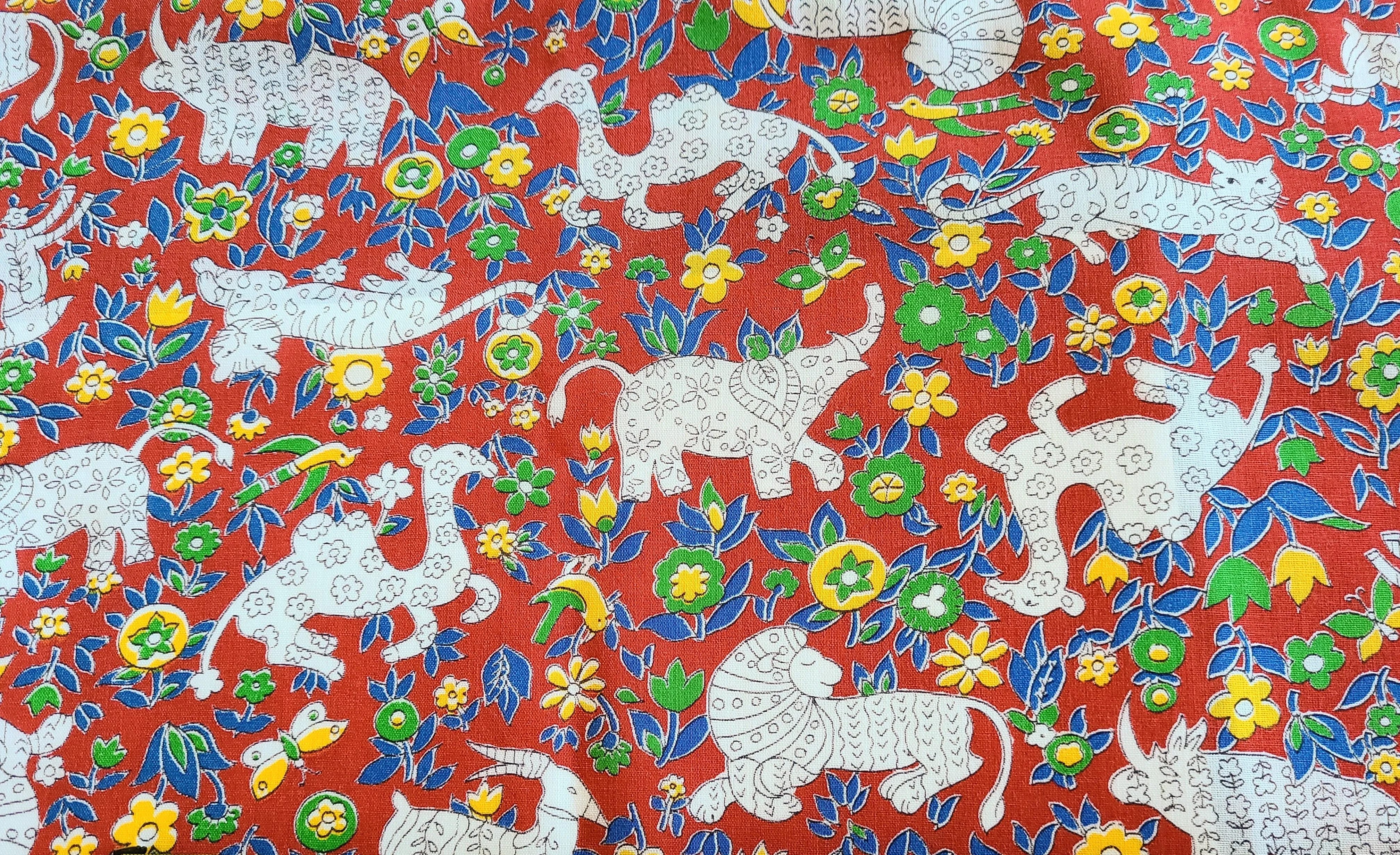 1960s 1970s Retro Fabric - Cotton - Elephant Flower Power - Fabric Remnant - 6C402