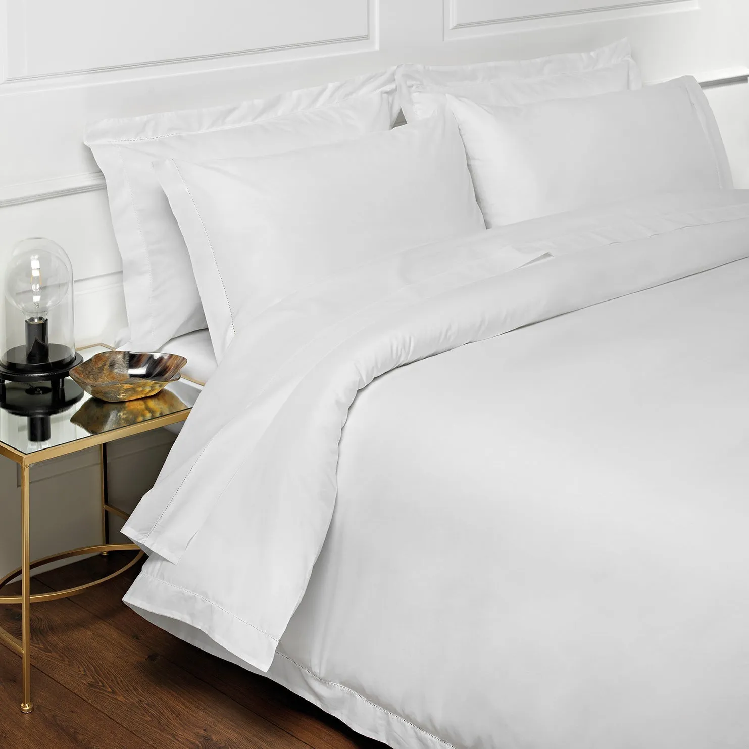 525TC White Percale Duvet Cover | Amalia Home Victoria